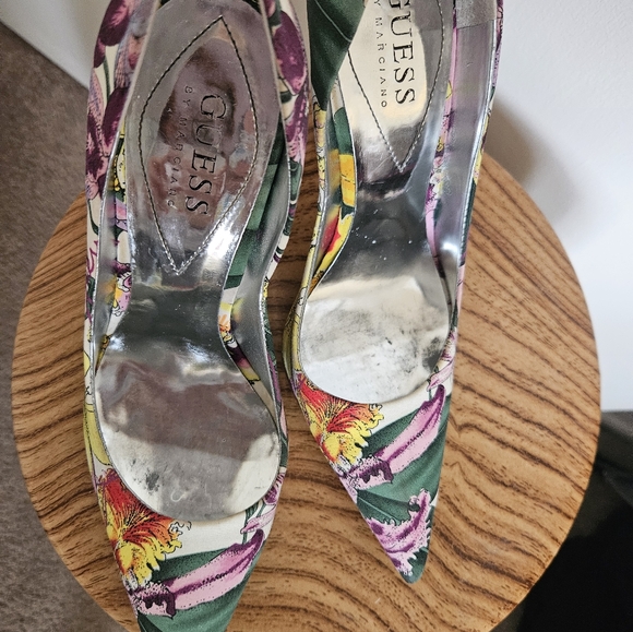 Guess Flower Stilettos. - Picture 4 of 4
